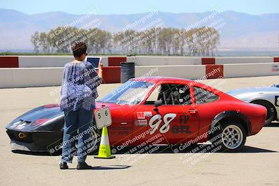 media/Jun-05-2022-CalClub SCCA (Sun) [[19e9bfb4bf]]/Around the Pits/